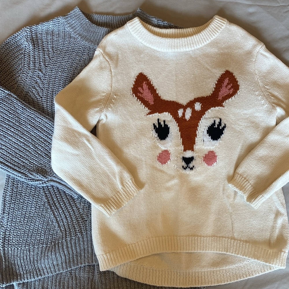 Old Navy Sweater Bundle size XS 4-5 and 5T. Great condition.